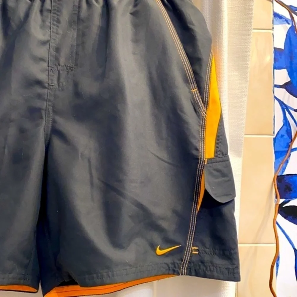 Nike Men’s Core Velocity Volley Shorts Swim Trunks Size Large